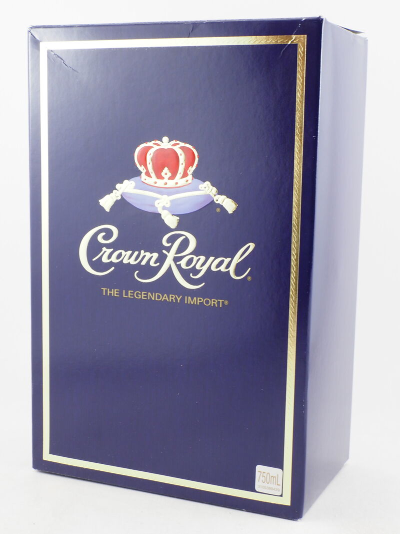 CROWN ROYAL Deluxe Blended Canadian Whisky NV